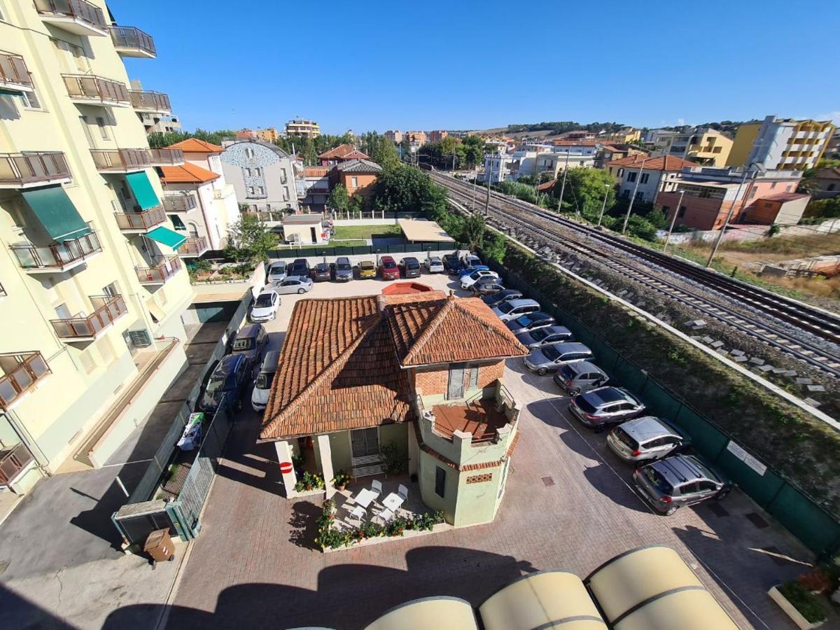 Hotel Fiorella Senigallia Luaran gambar