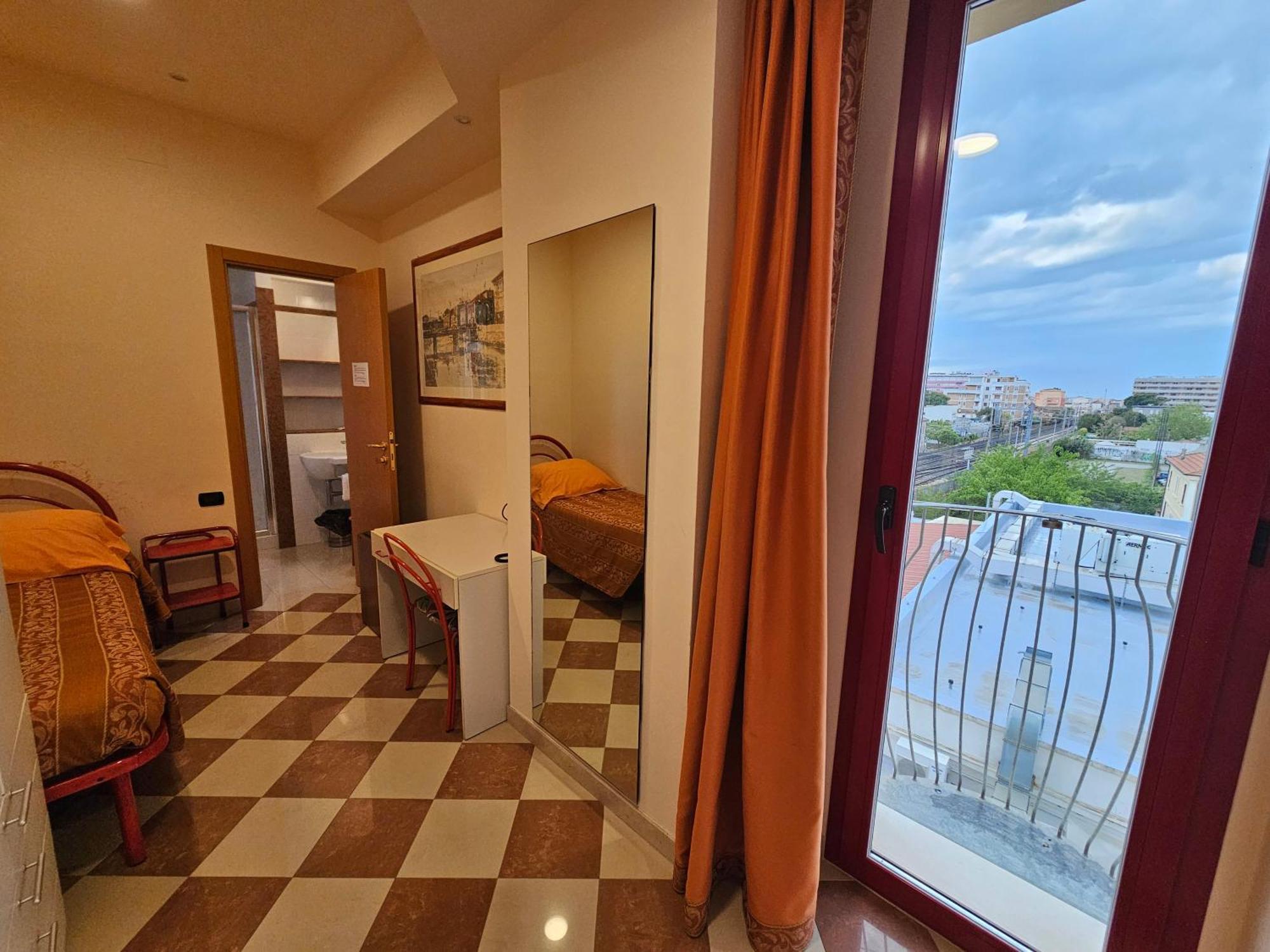 Hotel Fiorella Senigallia Luaran gambar