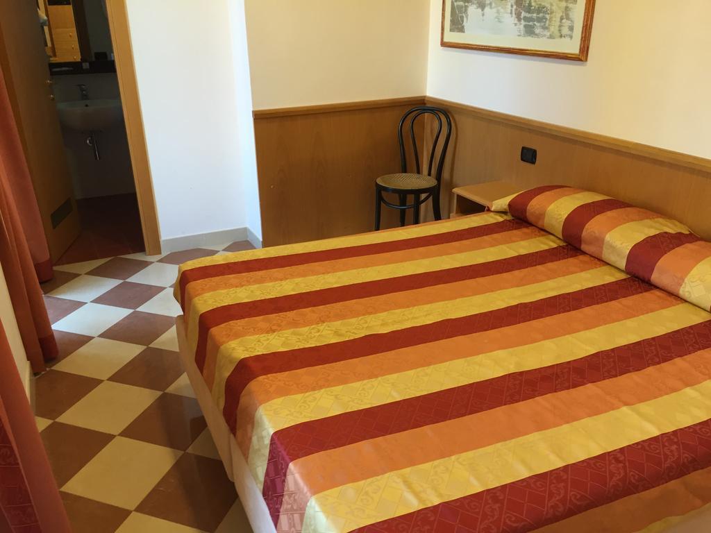 Hotel Fiorella Senigallia Bilik gambar