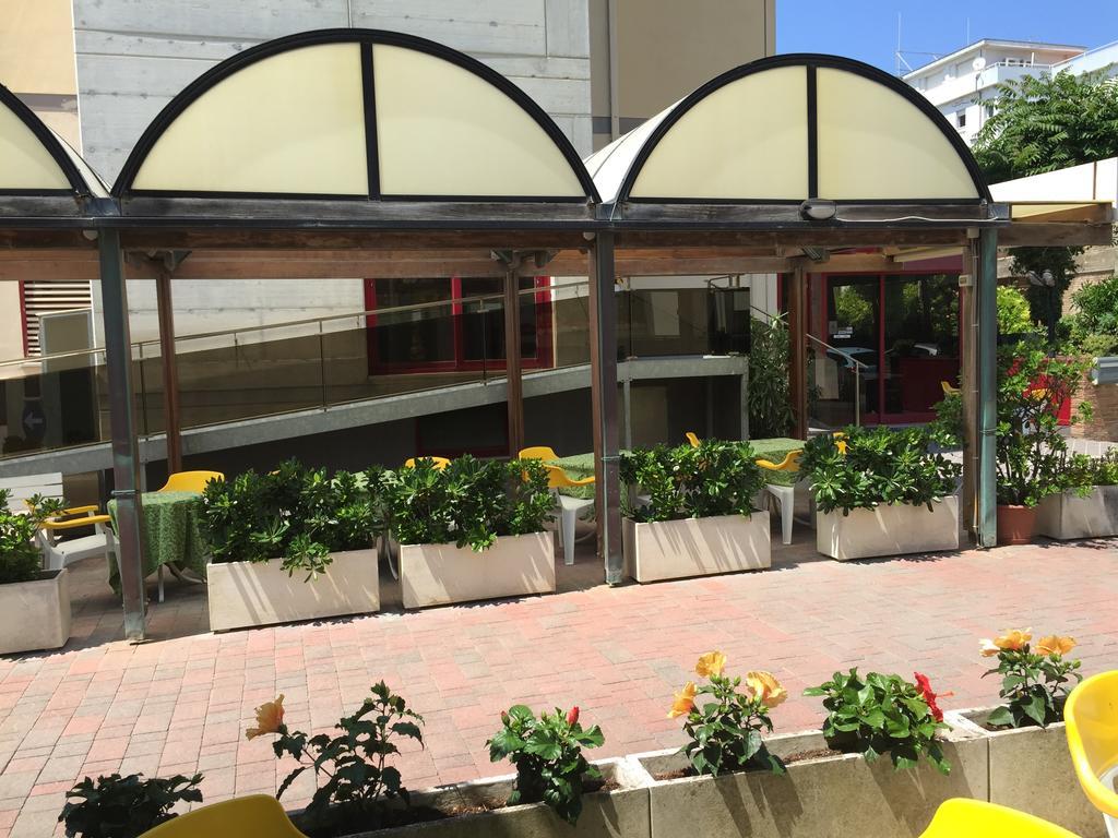 Hotel Fiorella Senigallia Luaran gambar