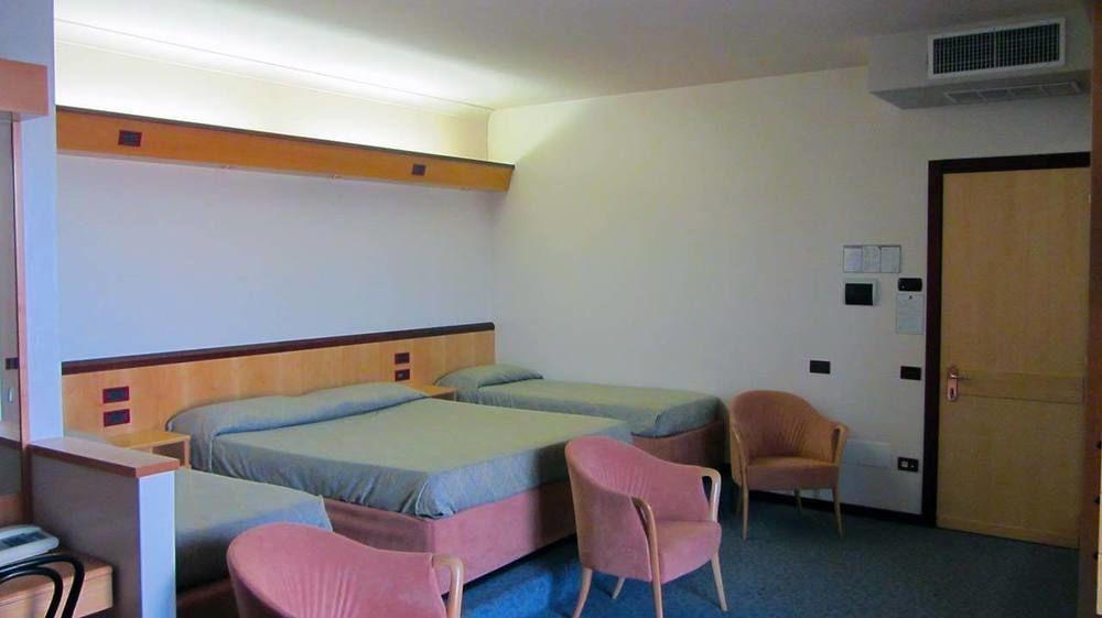 Hotel Fiorella Senigallia Luaran gambar
