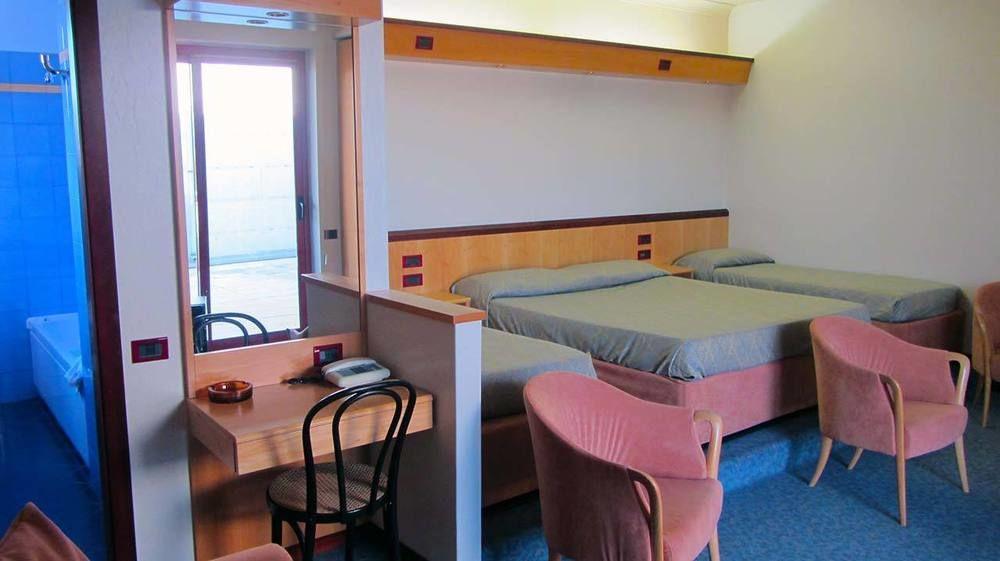 Hotel Fiorella Senigallia Luaran gambar