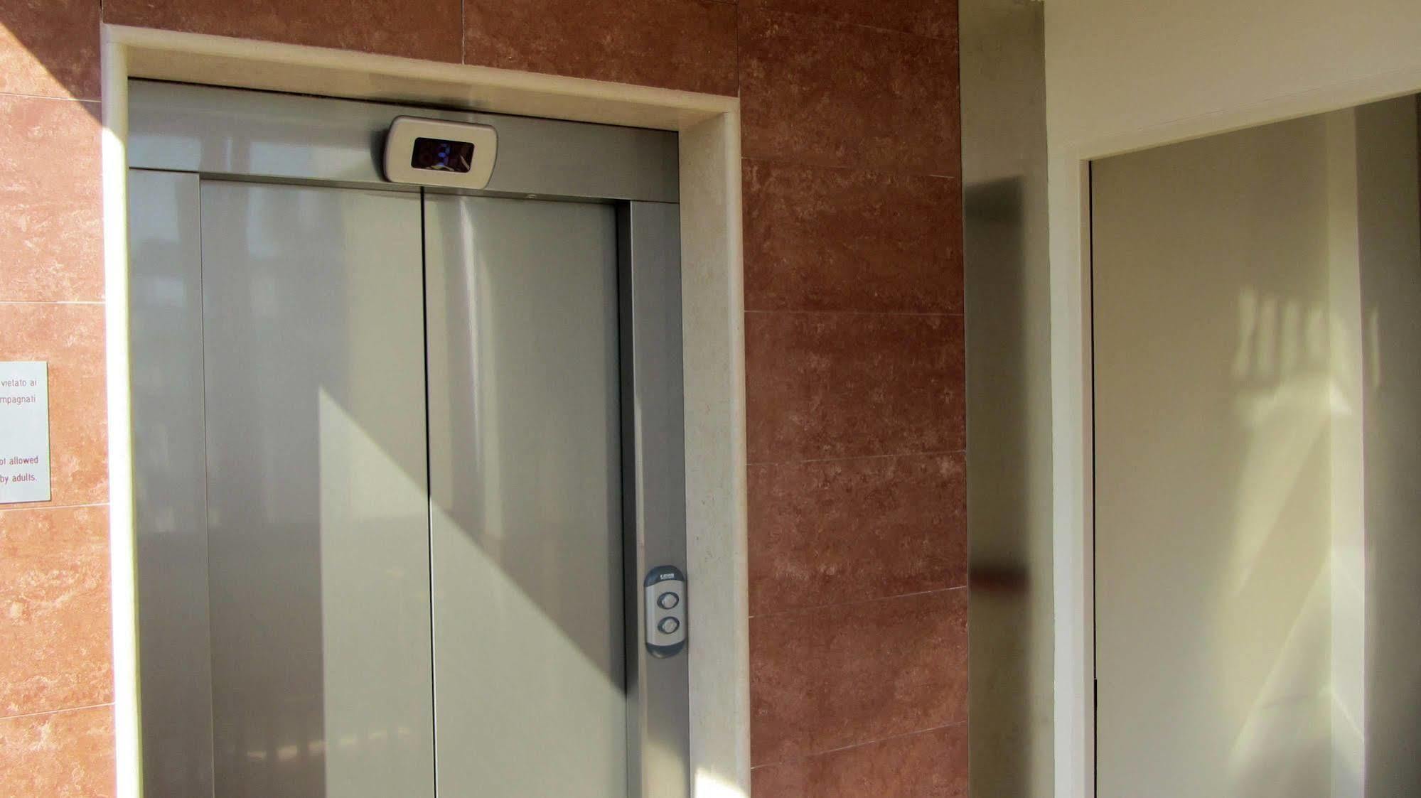 Hotel Fiorella Senigallia Luaran gambar